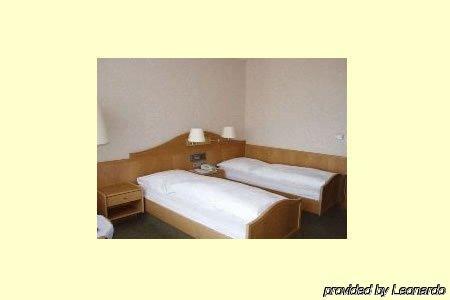 Hotel Parsberg Puchheim Buitenkant foto